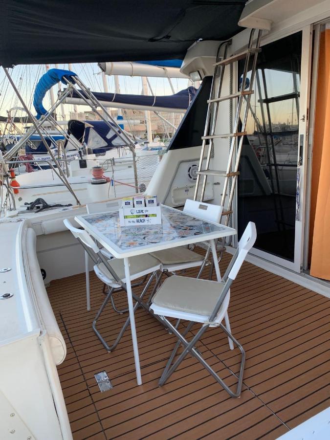 Giorgia House Boat Hotel en barco *