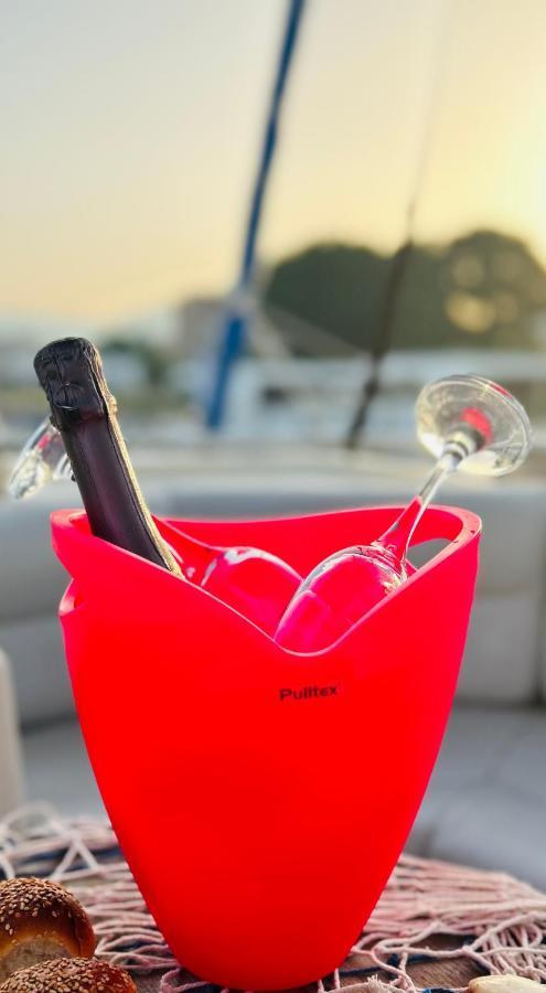 Giorgia House Boat Hotel en barco